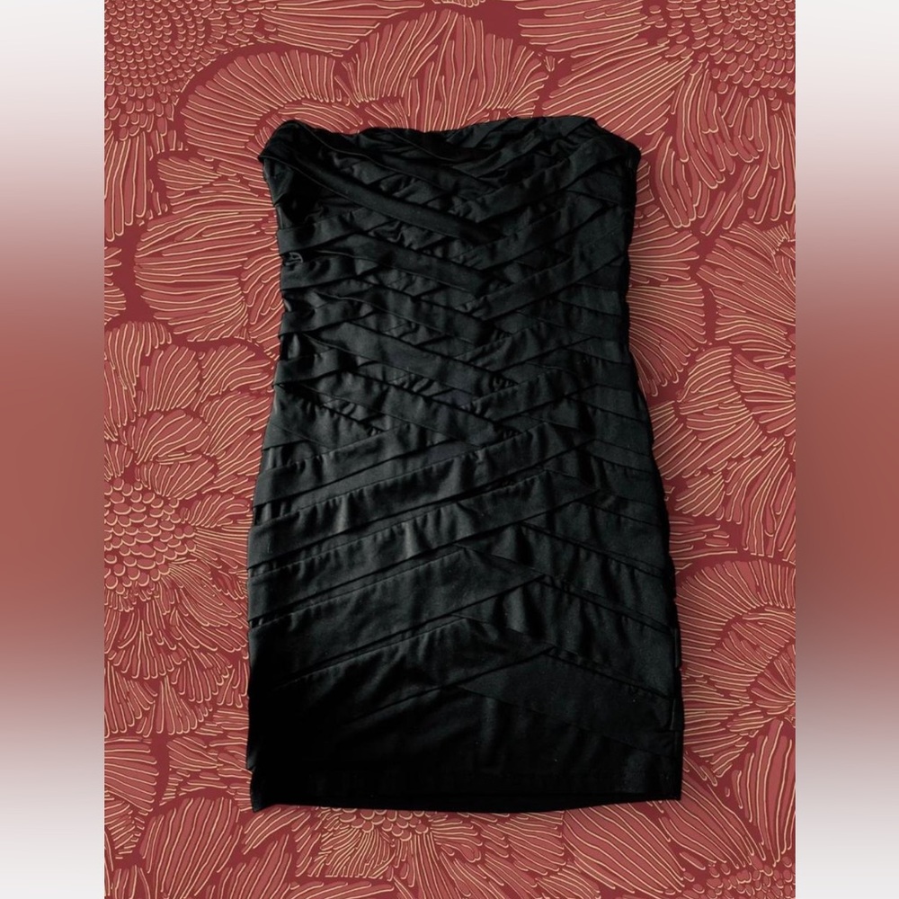 Nikibiki Strapless Black Y2K Mini Dress